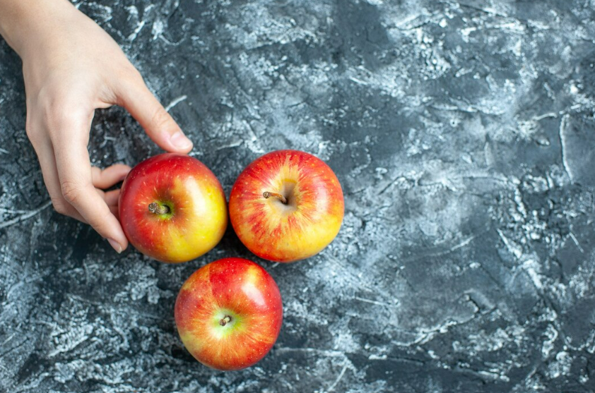 how to stop cut apple going brown in lunch box